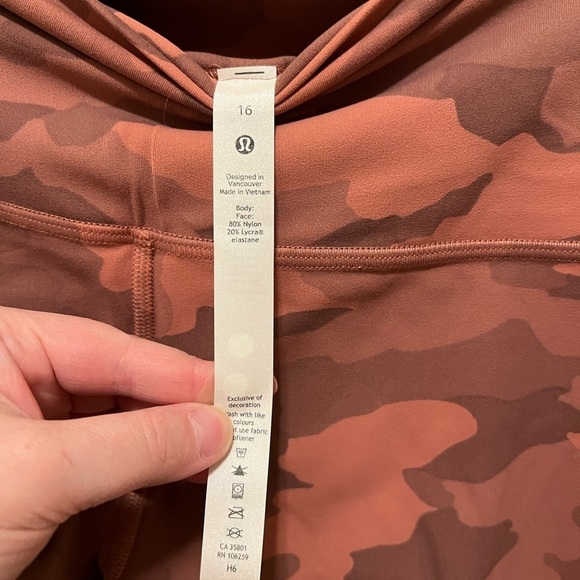 NWT lululemon align HR crop 21” - Picture 4 of 4